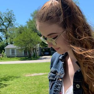 Meet your Posher, Cadie